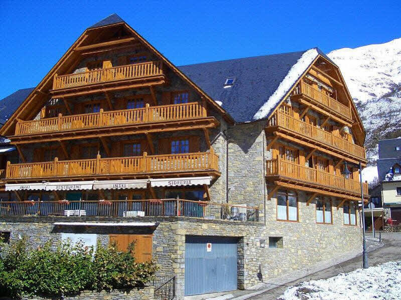 Apartamentos Deth Camin Reiau Arties Exterior photo